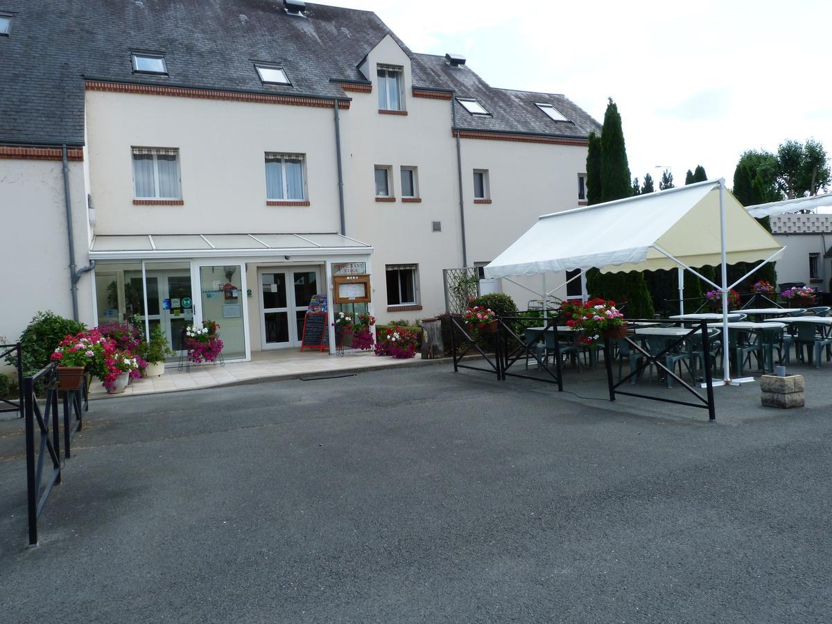 Hostellerie Du Chateau Saint-Pere-sur-Loire Exterior photo